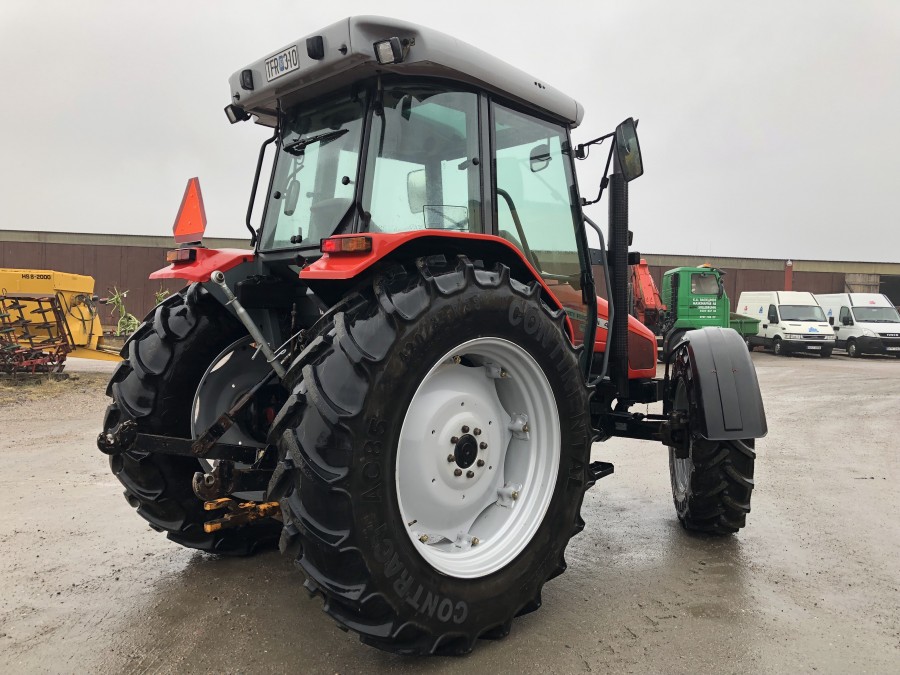 Klaravik Auktioner | Traktor Massey-Ferguson 4355-4 -02