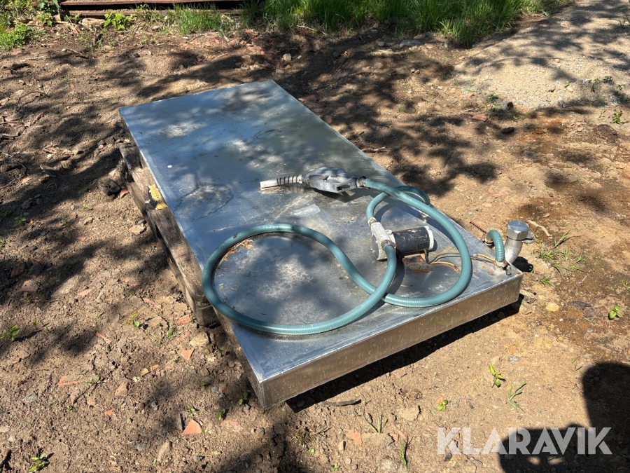 Dieseltank med pump rostfri