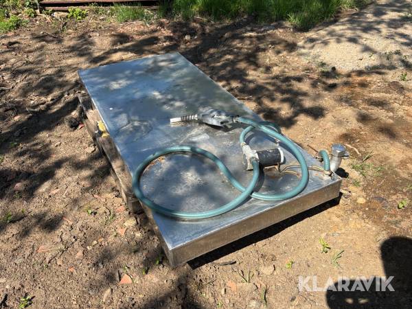 Dieseltank med pump rostfri