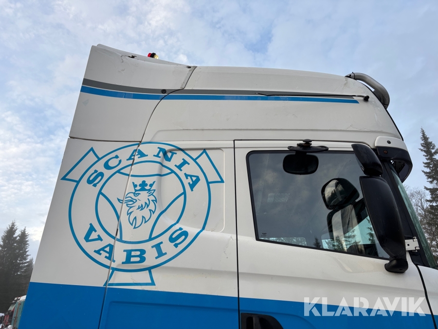 Dragbil Scania 460 144L