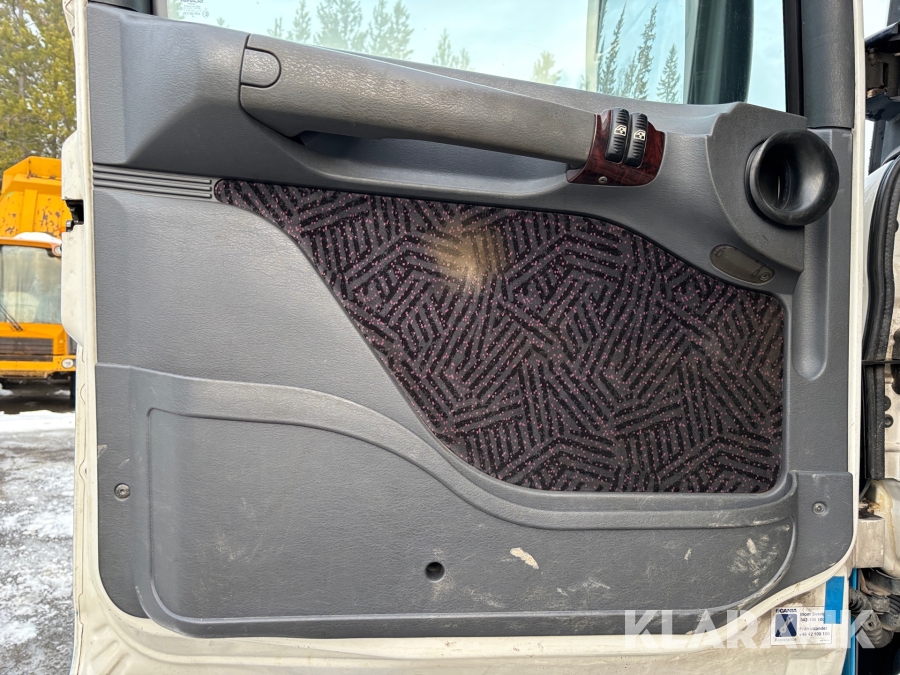 Dragbil Scania 460 144L