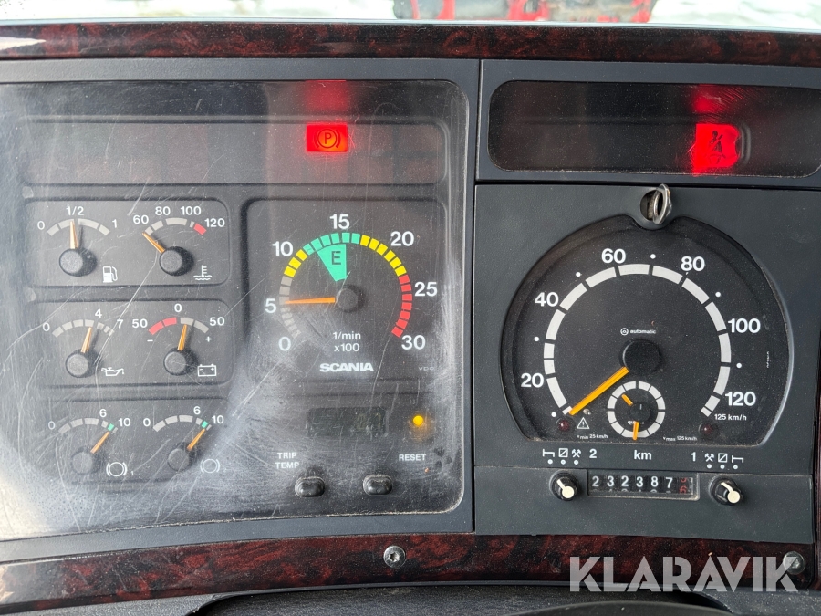 Dragbil Scania 460 144L