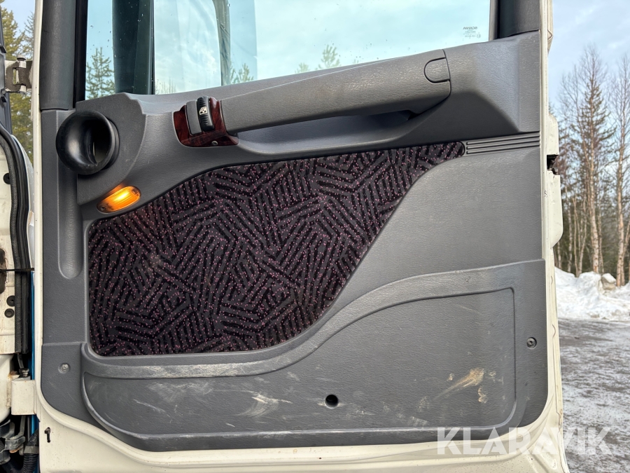 Dragbil Scania 460 144L