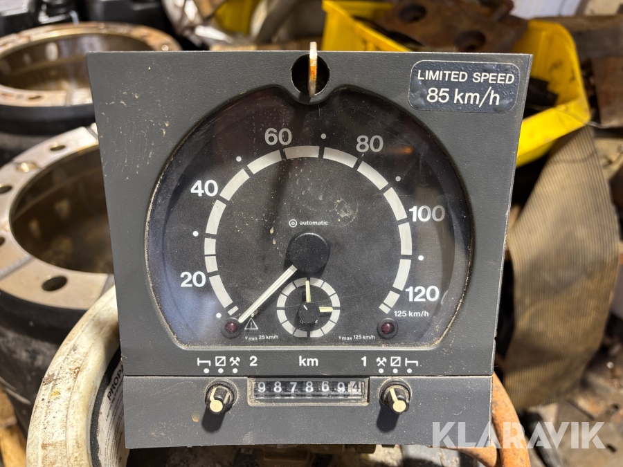 Dragbil Scania 460 144L