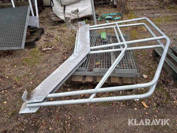 Ståltrapp 3 steg samt plattform