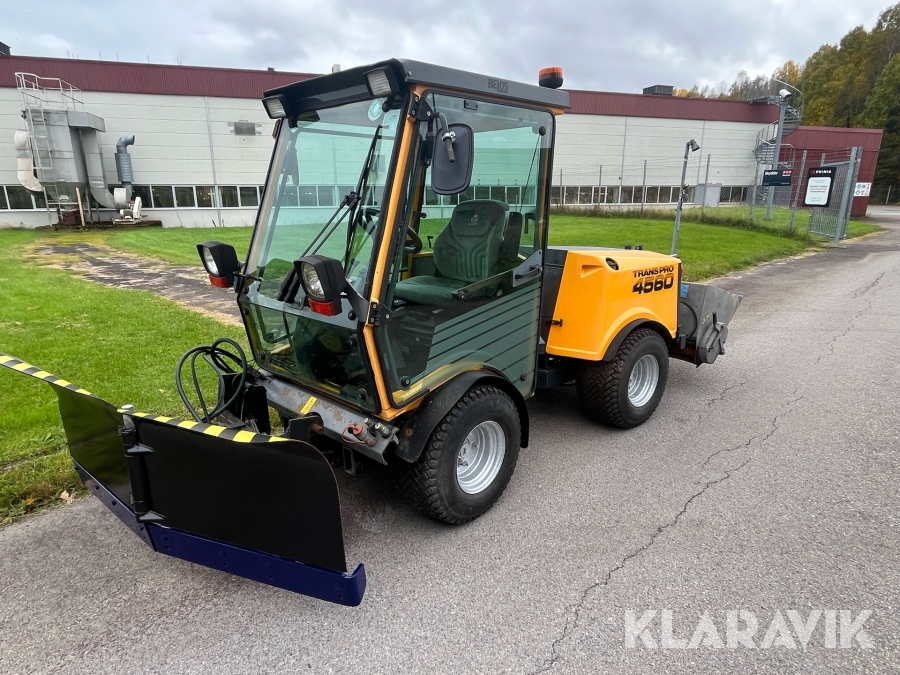Redskapsbärare Belos TransPro 4560 med redskap