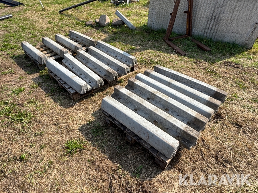 Gjutna trottoarkanter 15st