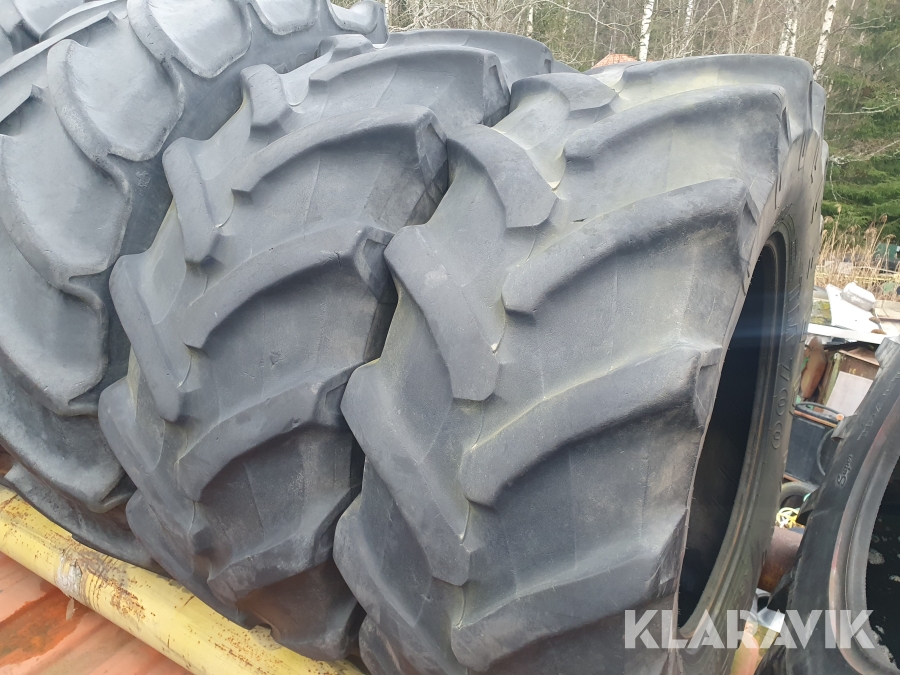 Traktordäck Pirelli 480/70R28 TM 700 2st