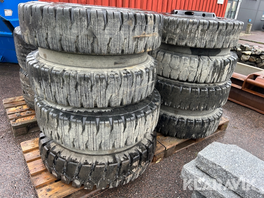 Däck på fälg till Liebher 914 Compact Rodaco 4 st