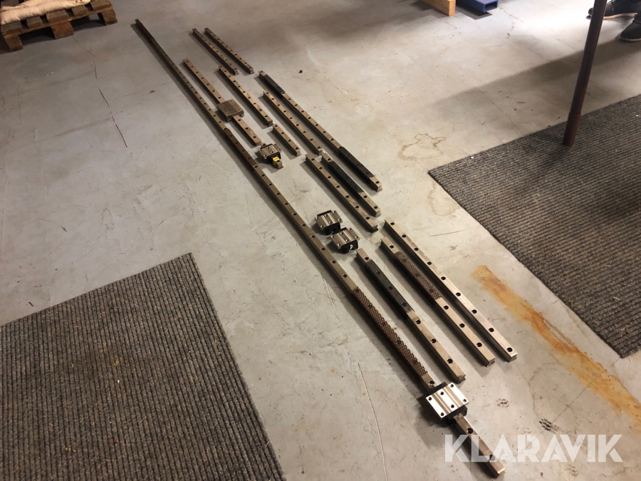 Linjärskenor & linjärvagnar  INA  04 A2 oanvända