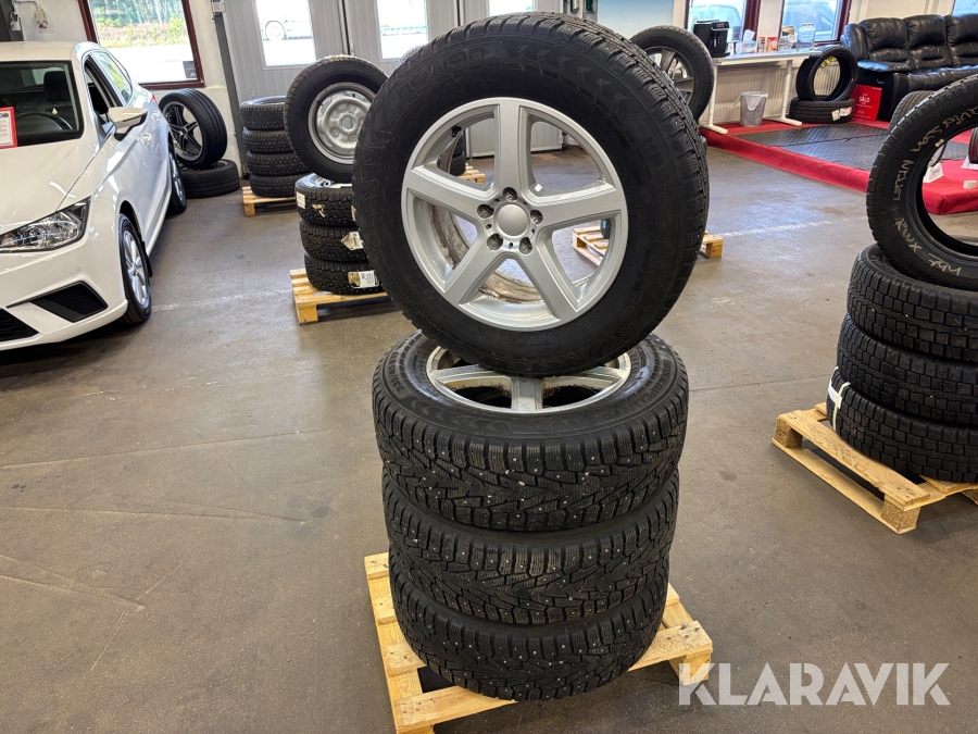 Vinterhjul Nokian 235/65-17 4st
