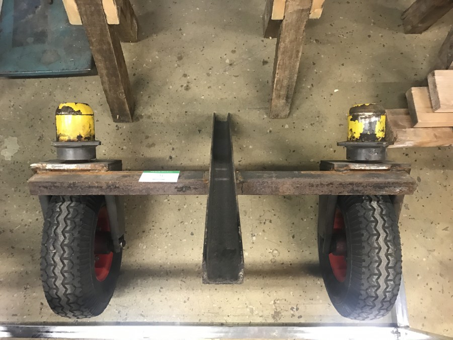 Hjul lämpliga för båtkärra 