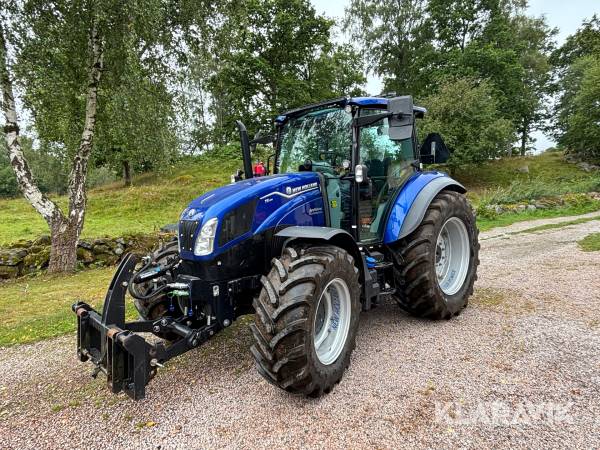 Traktor New Holland T5.100 med dubbelmontage
