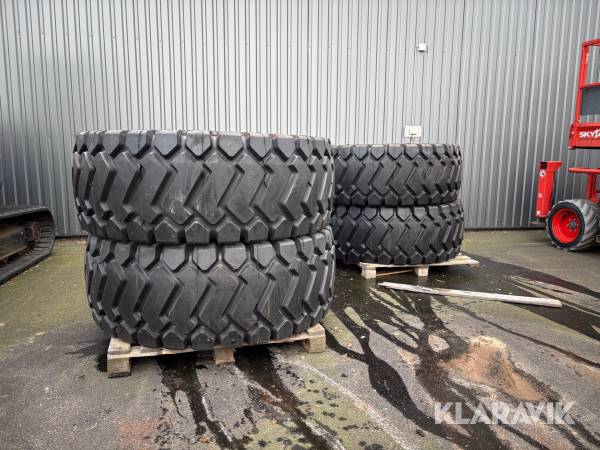 Entreprenaddäck Triangle TB516 23.5R25 4st