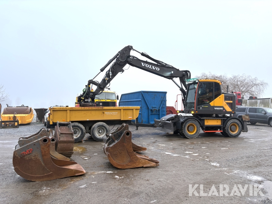 Grävmaskin Volvo EWR170E med grävsystem och många redskap