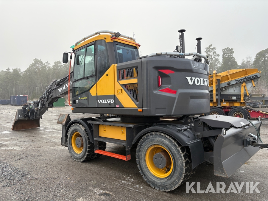 Grävmaskin Volvo EWR170E med grävsystem och många redskap