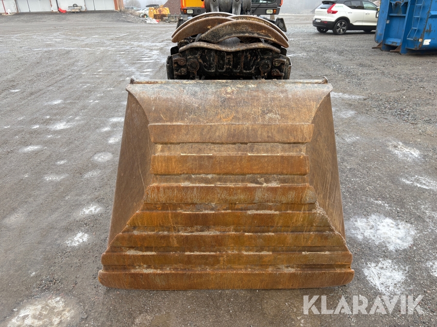 Grävmaskin Volvo EWR170E med grävsystem och många redskap