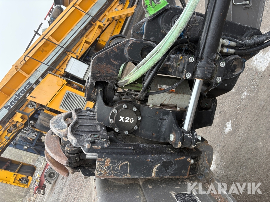 Grävmaskin Volvo EWR170E med grävsystem och många redskap