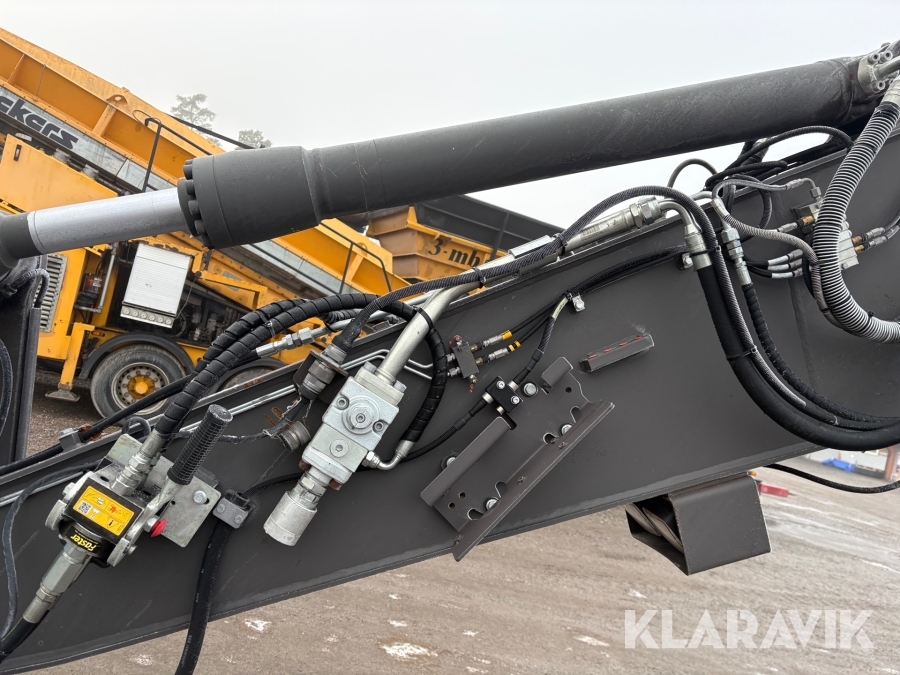 Grävmaskin Volvo EWR170E med grävsystem och många redskap