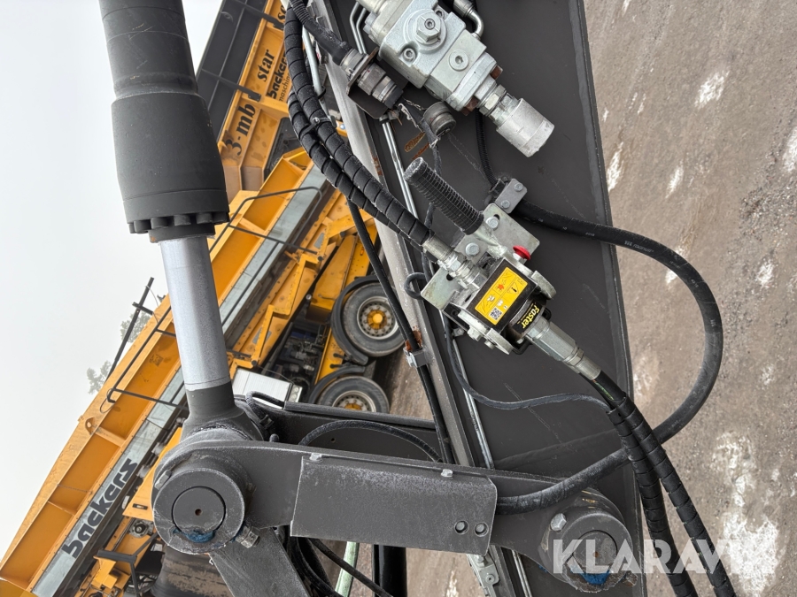 Grävmaskin Volvo EWR170E med grävsystem och många redskap