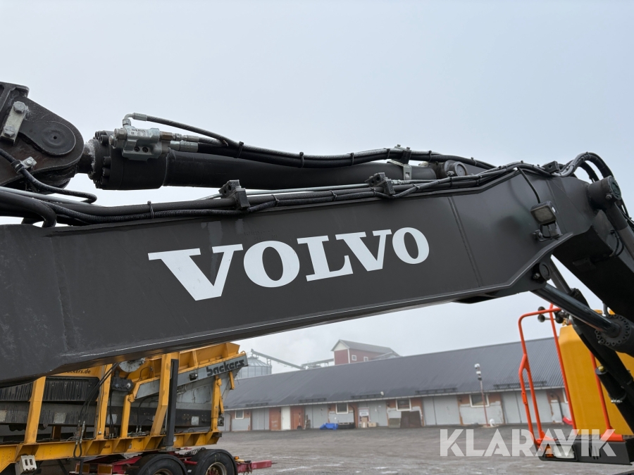 Grävmaskin Volvo EWR170E med grävsystem och många redskap