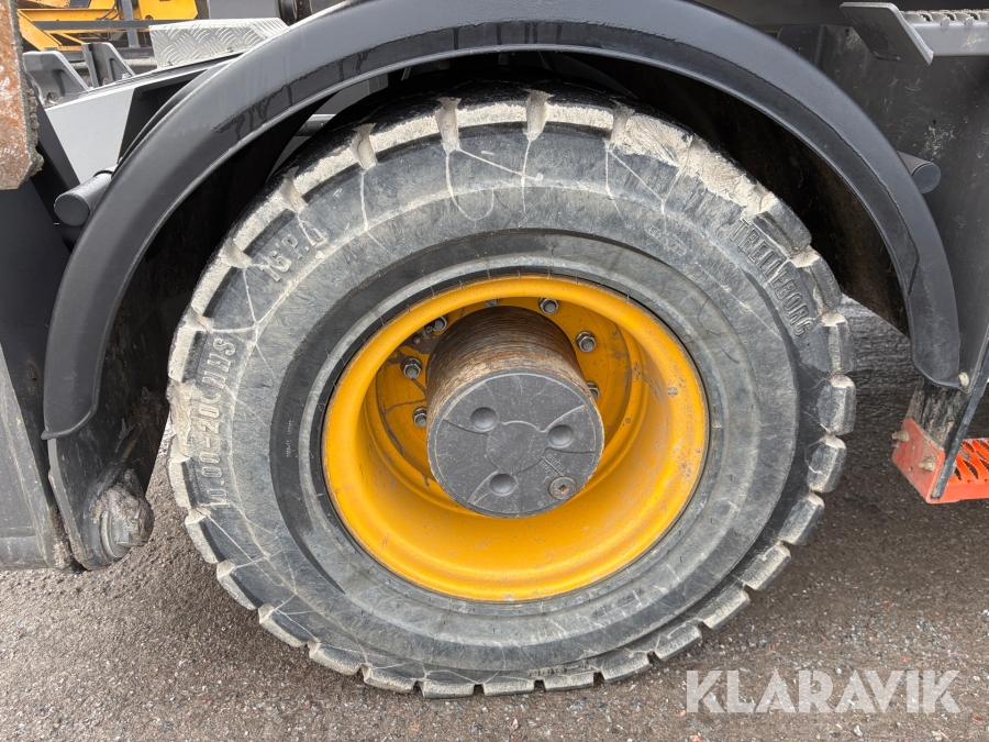 Grävmaskin Volvo EWR170E med grävsystem och många redskap