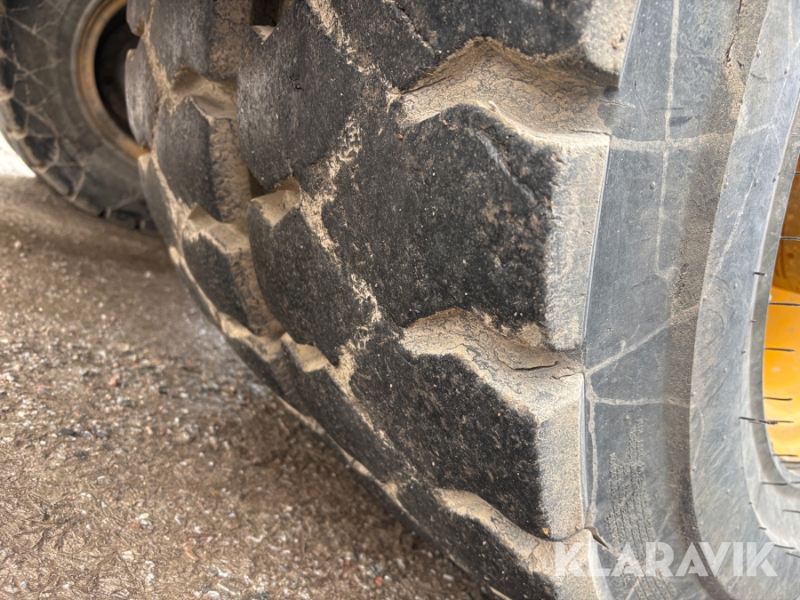 Grävmaskin Volvo EWR170E med grävsystem och många redskap