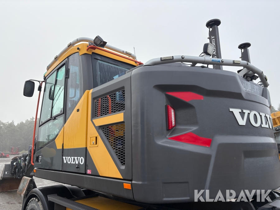 Grävmaskin Volvo EWR170E med grävsystem och många redskap