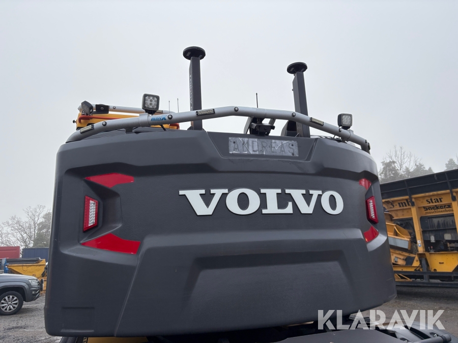 Grävmaskin Volvo EWR170E med grävsystem och många redskap