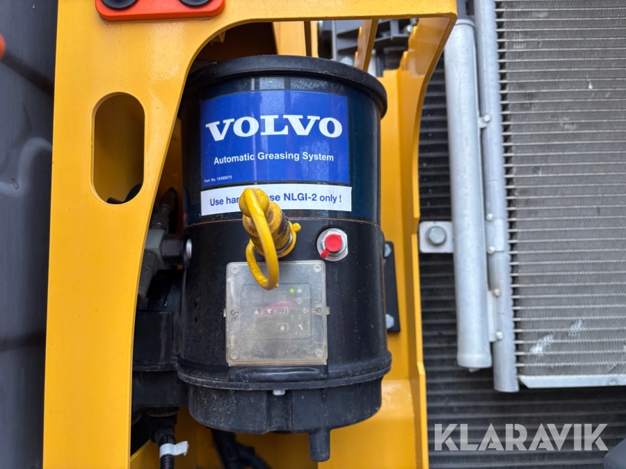 Grävmaskin Volvo EWR170E med grävsystem och många redskap