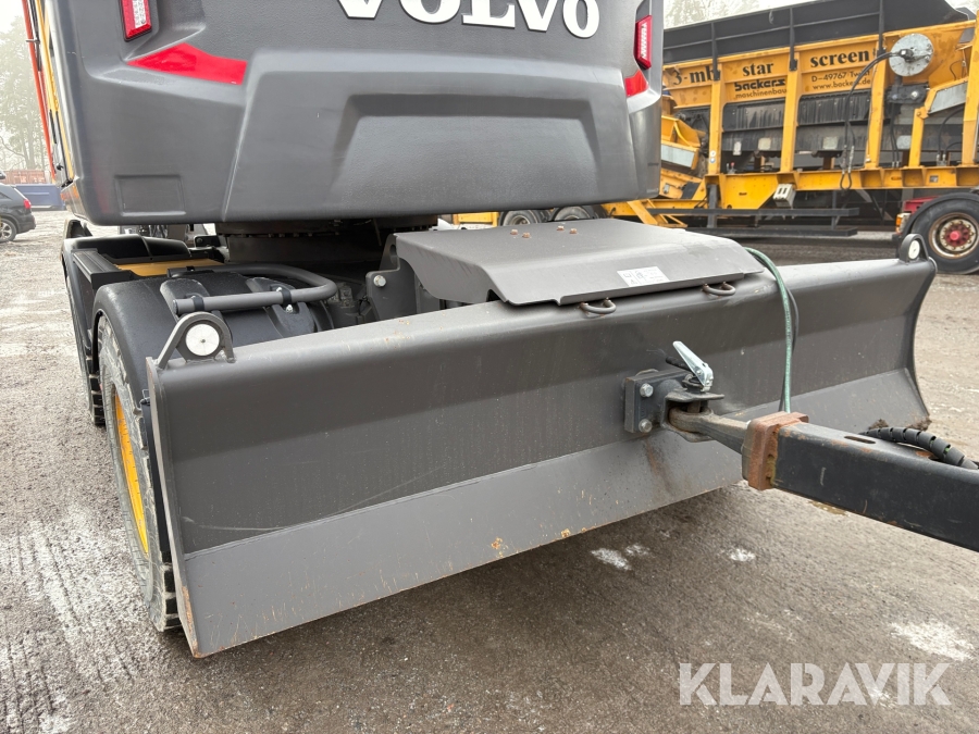 Grävmaskin Volvo EWR170E med grävsystem och många redskap