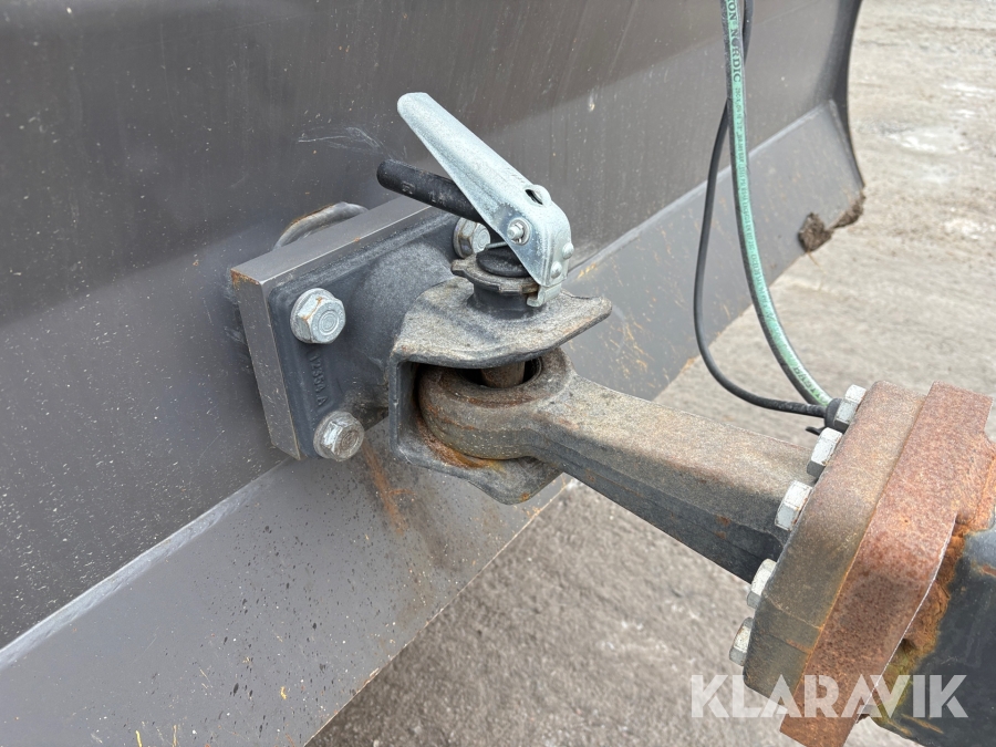 Grävmaskin Volvo EWR170E med grävsystem och många redskap