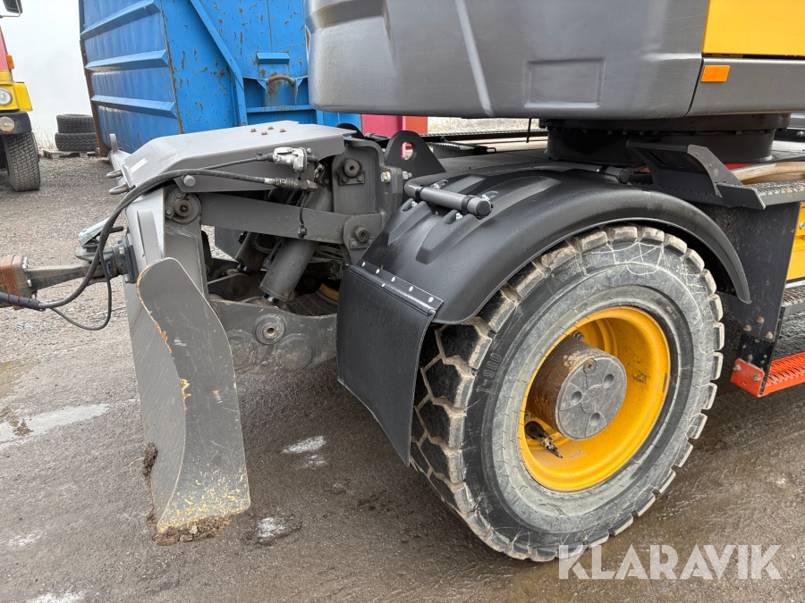 Grävmaskin Volvo EWR170E med grävsystem och många redskap