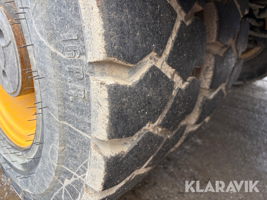 Grävmaskin Volvo EWR170E med grävsystem och många redskap