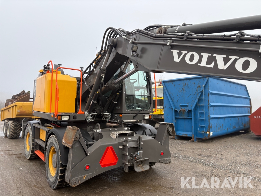 Grävmaskin Volvo EWR170E med grävsystem och många redskap