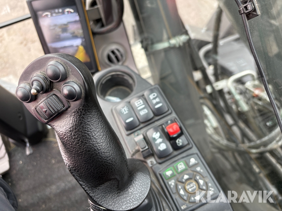 Grävmaskin Volvo EWR170E med grävsystem och många redskap