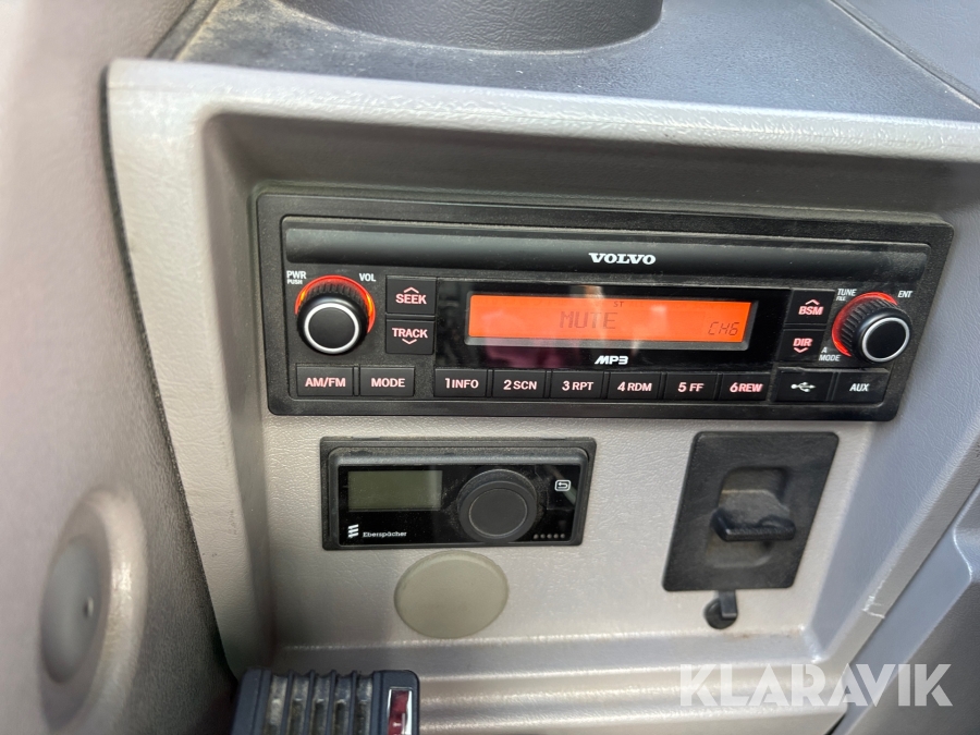 Grävmaskin Volvo EWR170E med grävsystem och många redskap