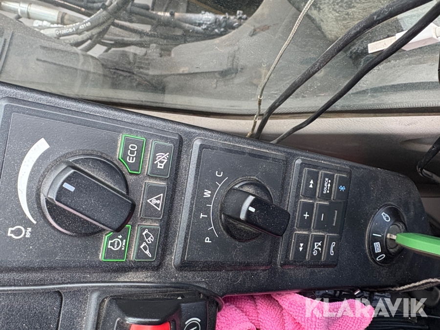 Grävmaskin Volvo EWR170E med grävsystem och många redskap