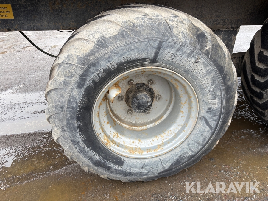 Grävmaskin Volvo EWR170E med grävsystem och många redskap