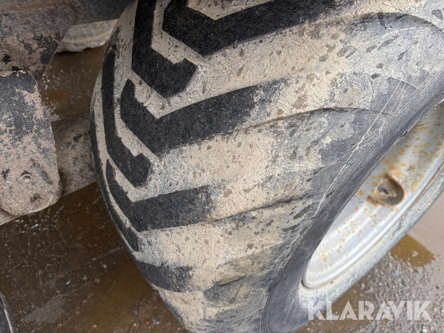 Grävmaskin Volvo EWR170E med grävsystem och många redskap