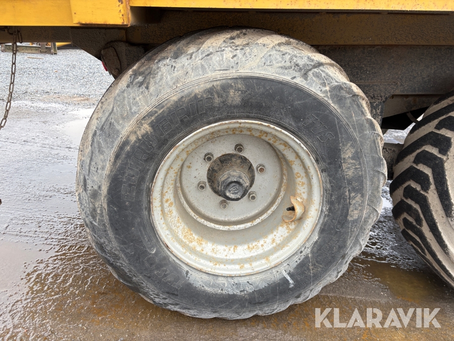 Grävmaskin Volvo EWR170E med grävsystem och många redskap