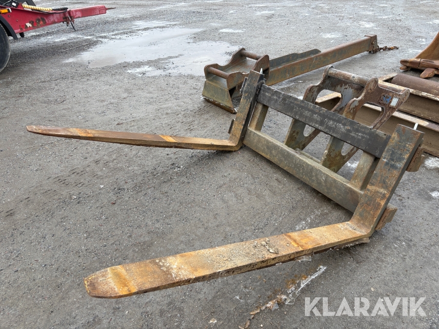 Grävmaskin Volvo EWR170E med grävsystem och många redskap