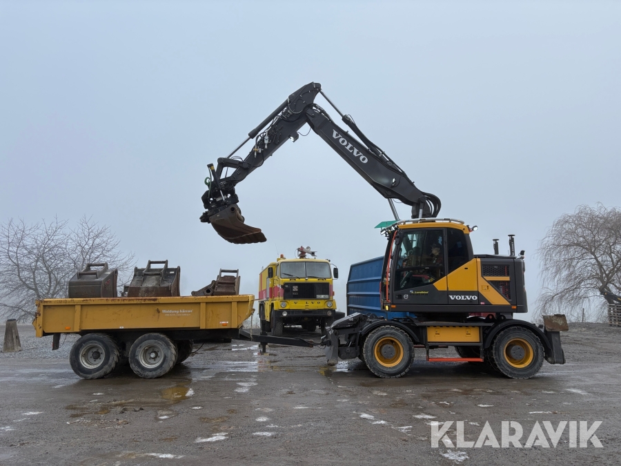 Grävmaskin Volvo EWR170E med grävsystem och många redskap