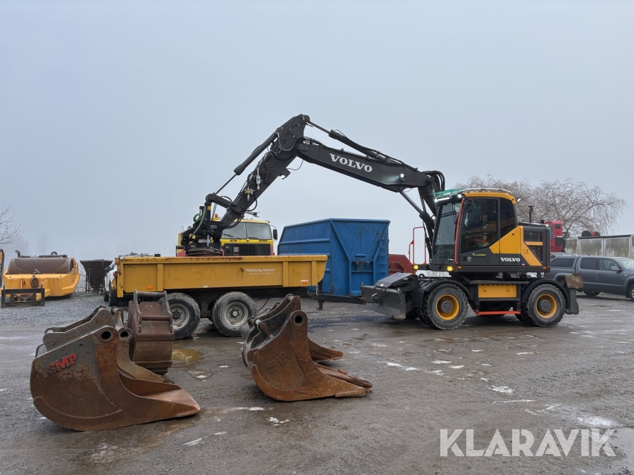 Grävmaskin Volvo EWR170E med grävsystem och många redskap