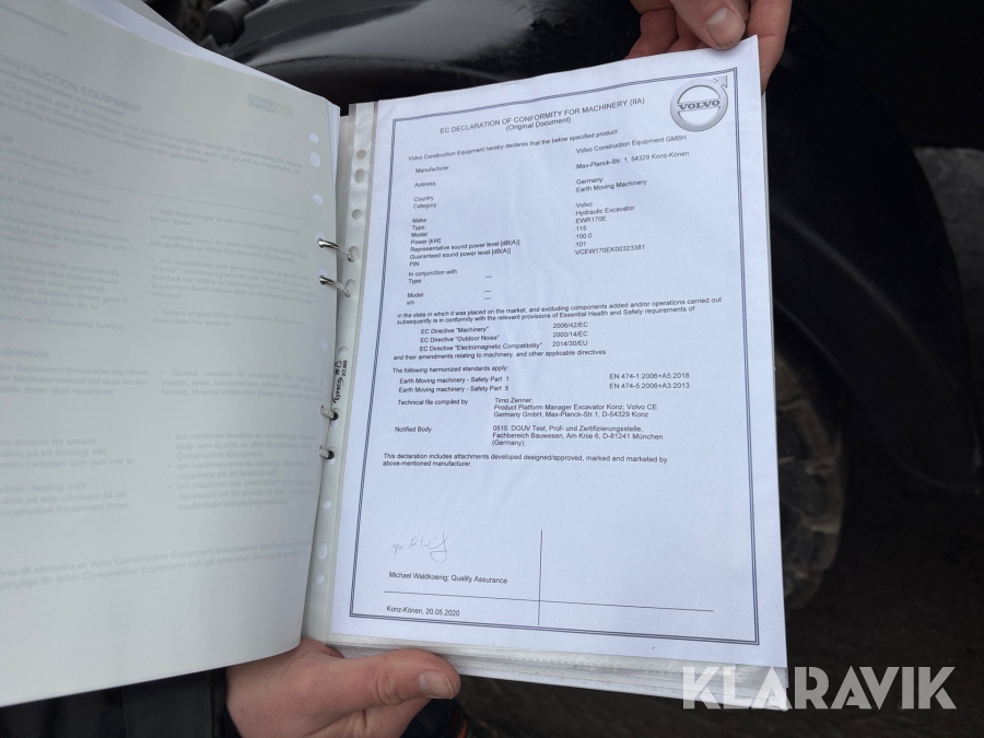 Grävmaskin Volvo EWR170E med grävsystem och många redskap