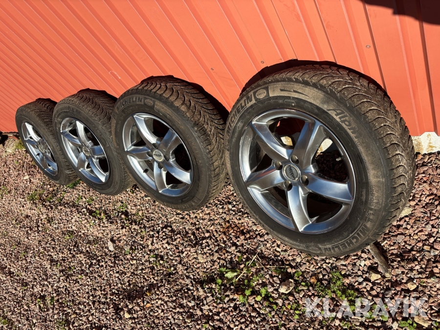 Personbilsdäck Michelin Alpin 185/65 R15 - Med aluminiumfälgar