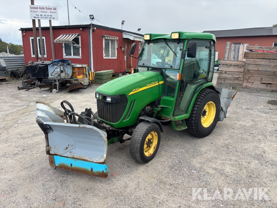 Traktor John Deere 3520