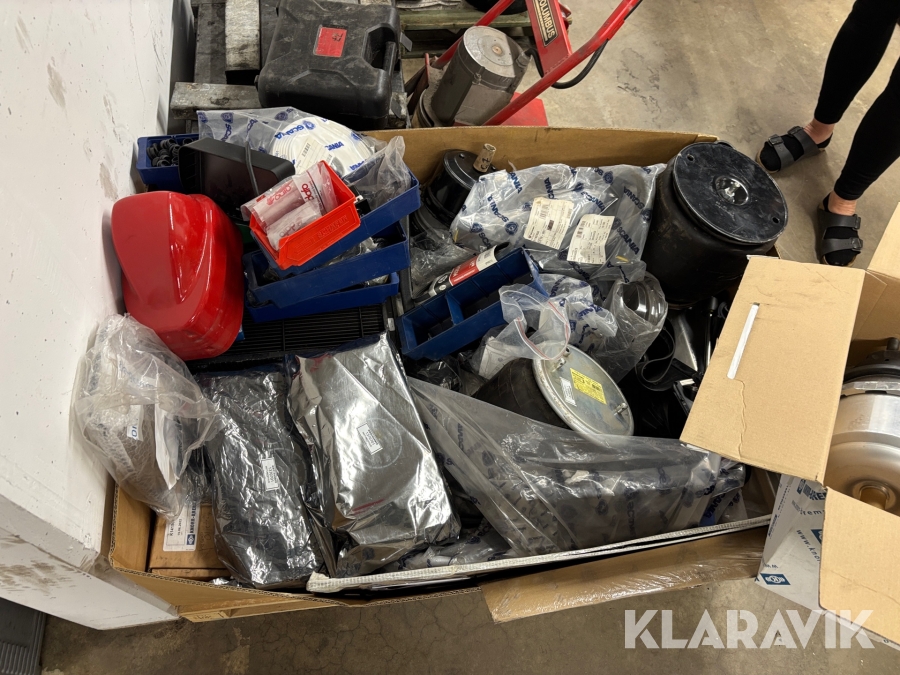 Diverse reservdelar för buss/lastbil