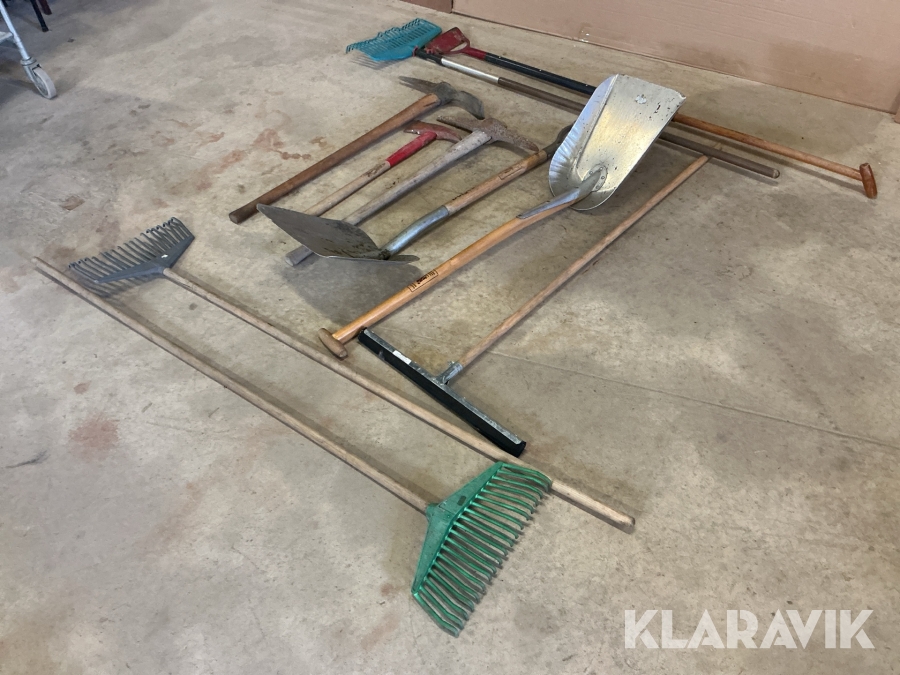 Diverse trädgårdsredskap