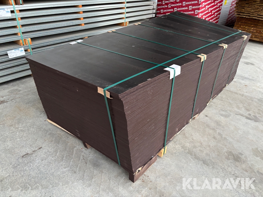 Formplywood 12x1200x2500mm - Totalt cirka 55st